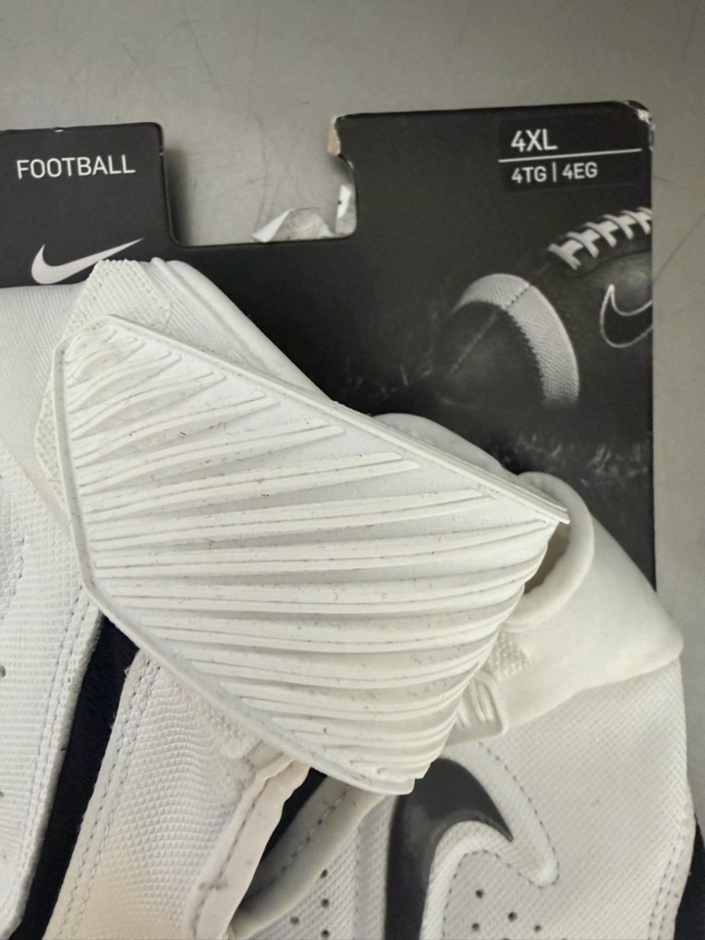 Nike D-Tackle 6.0 NFL Lineman White Black Football Gloves Men's Sz PGF766 4XL - Picture 4 of 4